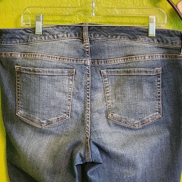 Torrid Premium Medium Wash Jeans Size 12 - Picture 6 of 9